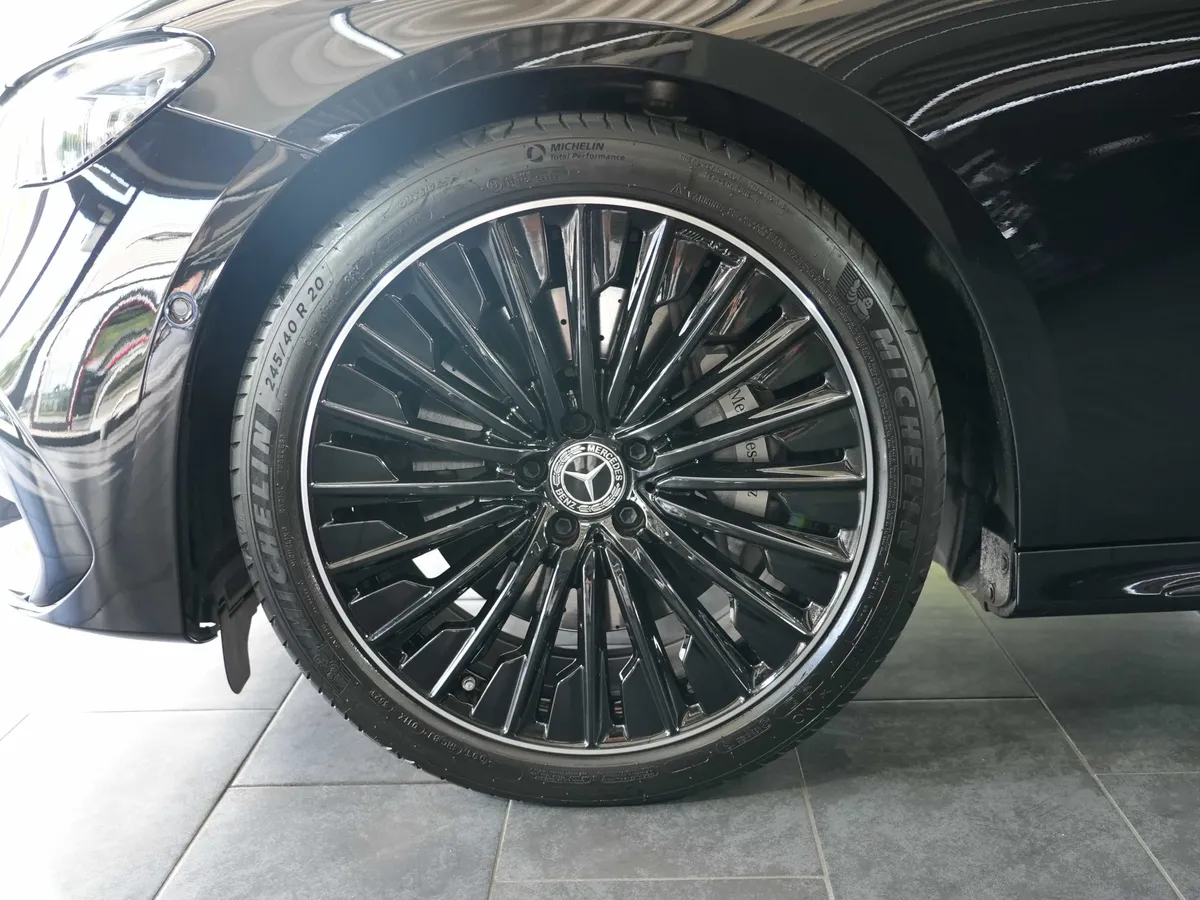 Mercedes-Benz E 300 e T-Modell AMG Line Advanced Superscreen - Image 10