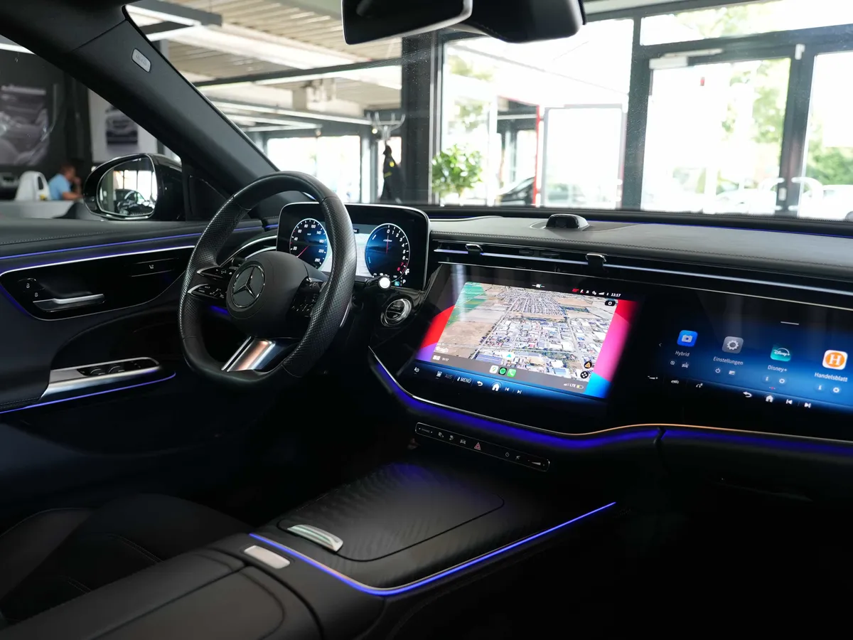 Mercedes-Benz E 300 e T-Modell AMG Line Advanced Superscreen - Image 16