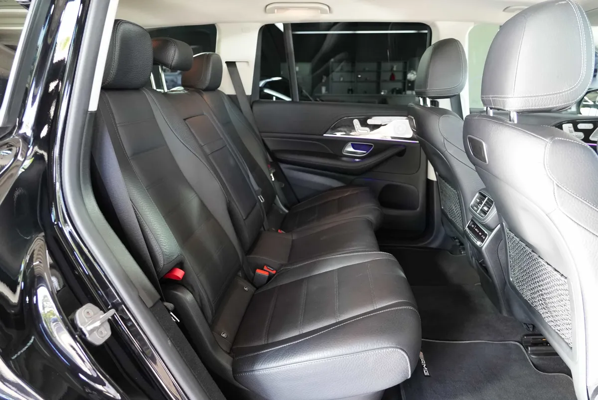 Mercedes-Benz GLS 350d 4Matic AMG Line - Image 18