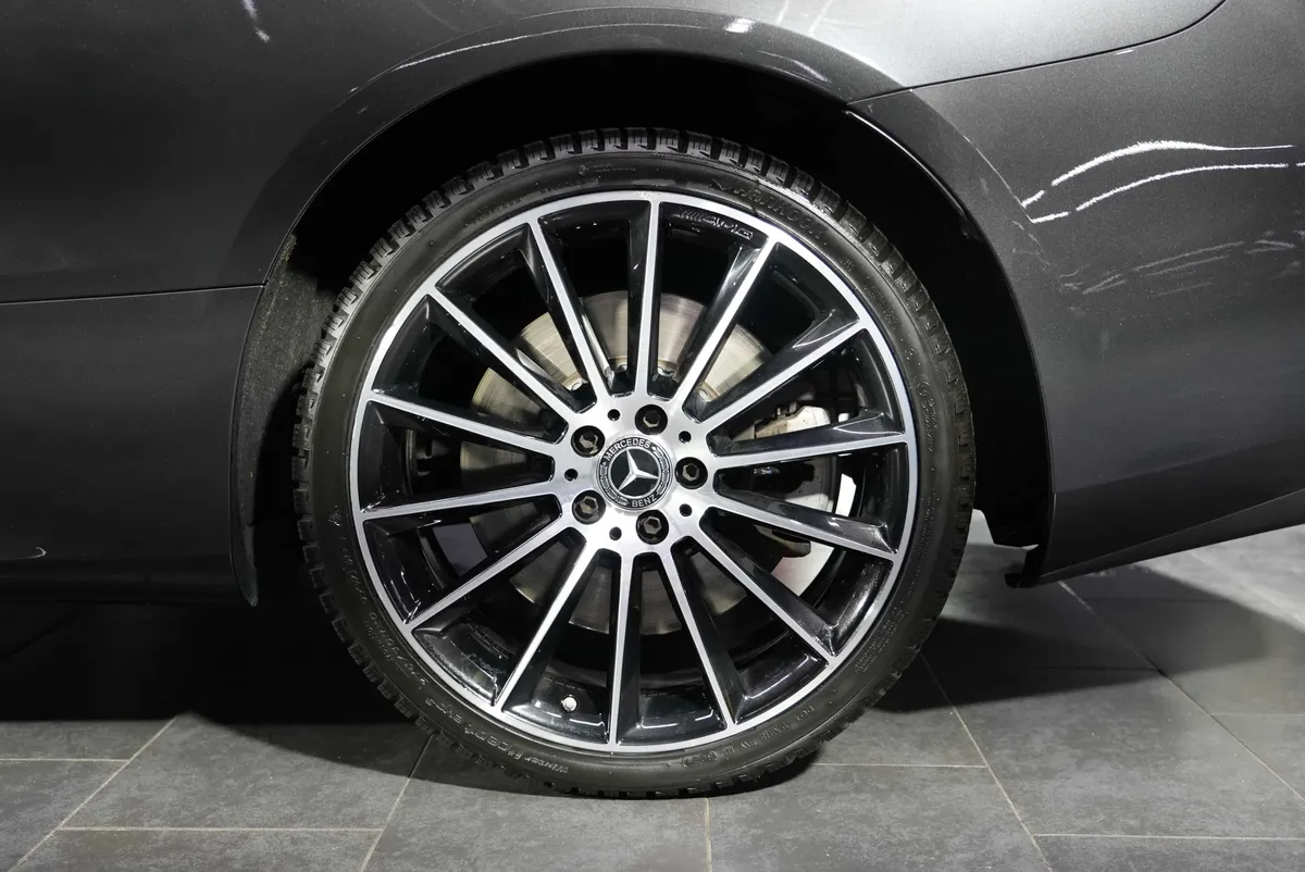 Mercedes-Benz E 450 Coupé 4Matic AMG Line - Image 8