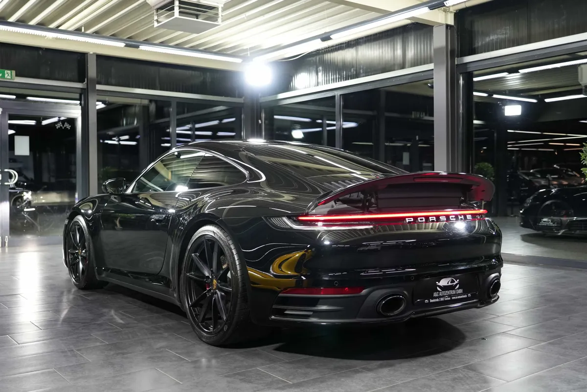 Porsche 911 Carrera S (992) - Image 11