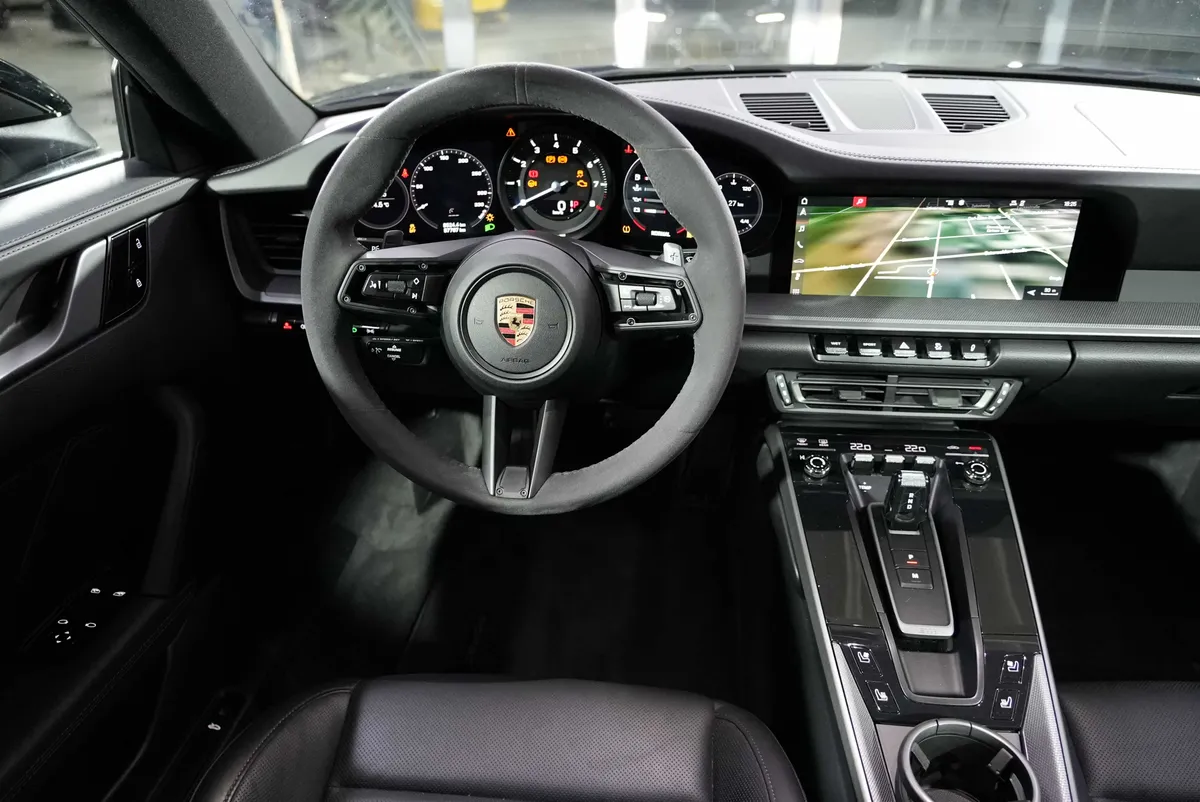 Porsche 911 Carrera S (992) - Image 20