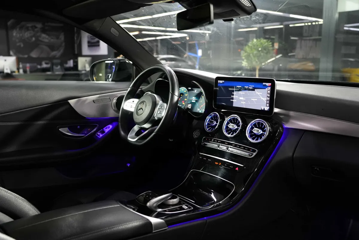 Mercedes-Benz C 300 Coupé AMG Line - Image 15