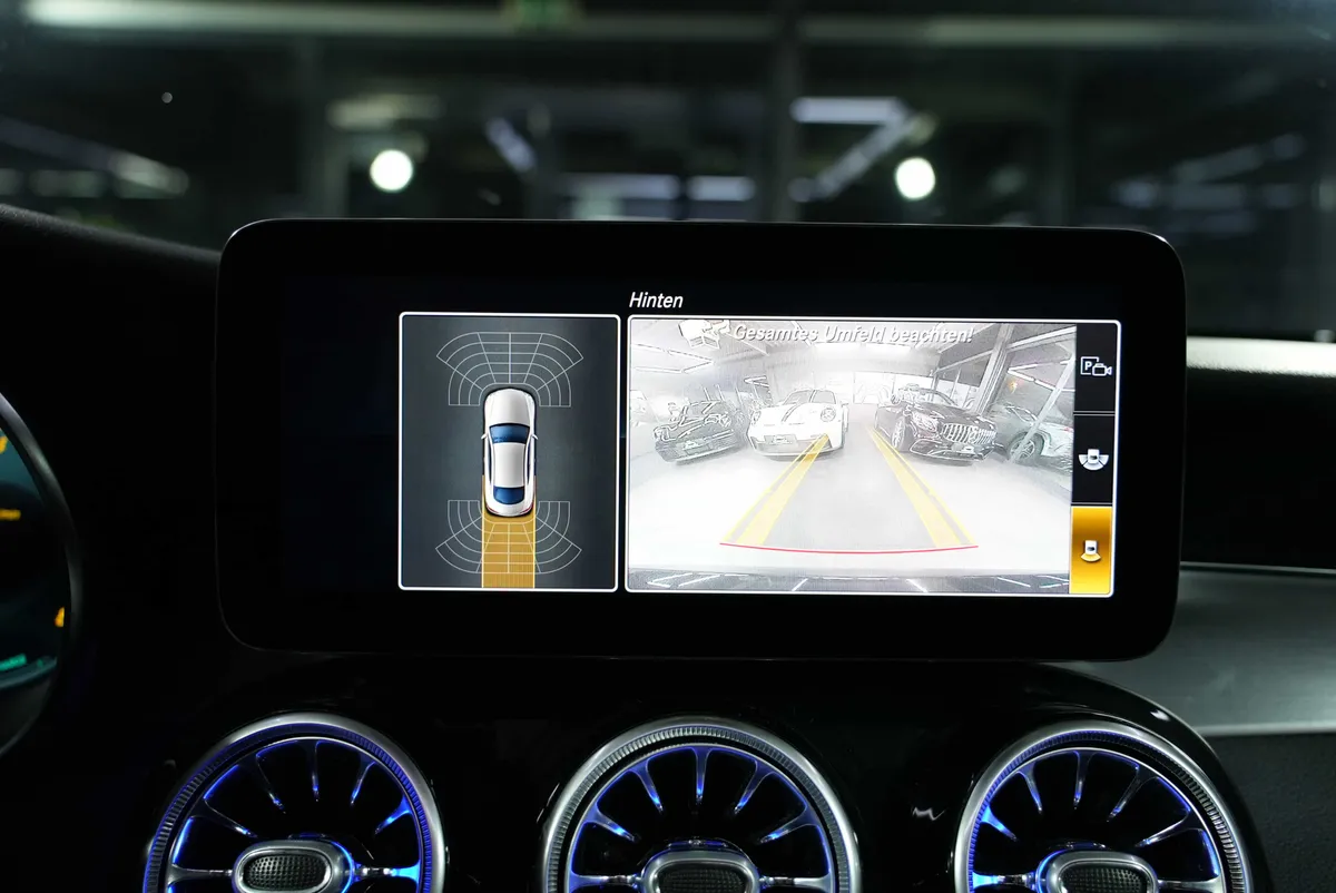 Mercedes-Benz C 300 Coupé AMG Line - Image 20