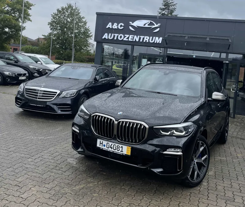 Neuer BMW in schwarz