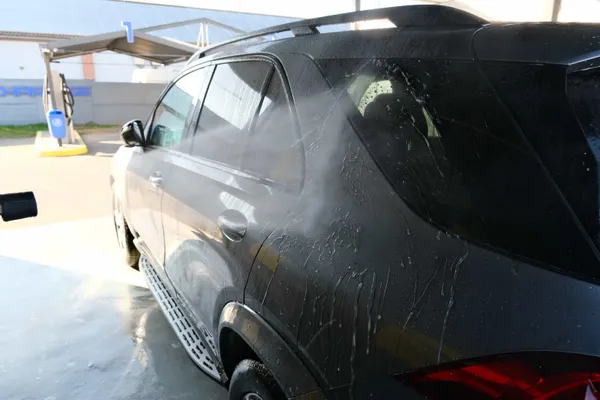 Hochwertiges Glanzwachs für langanhaltenden Lackschutz in Hannover