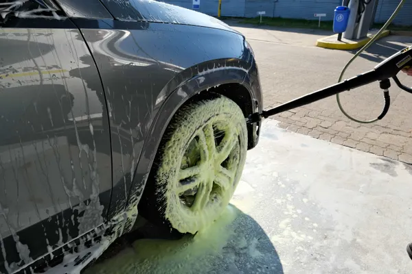 Spezielle Felgenreinigung mit Kärcher-Technologie in Hannover